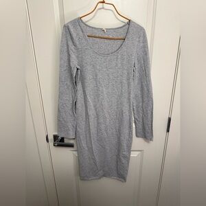 Pinkblush Maternity Light Grey Long-Sleeve Scoop Neck Dress in size M